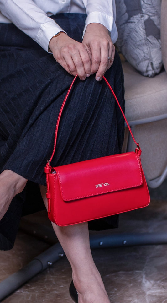 Structured Chic RED